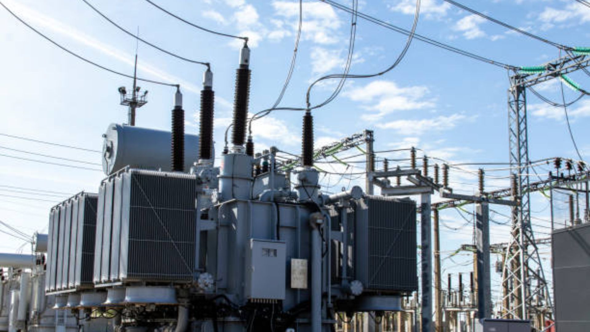 What Factors Should I Keep in Mind While Evaluating Transformer Suppliers 