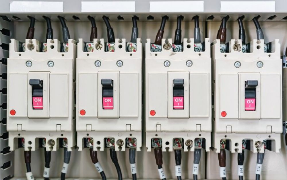 Why Opt for High-Quality Electrical Switchgear in UAE?